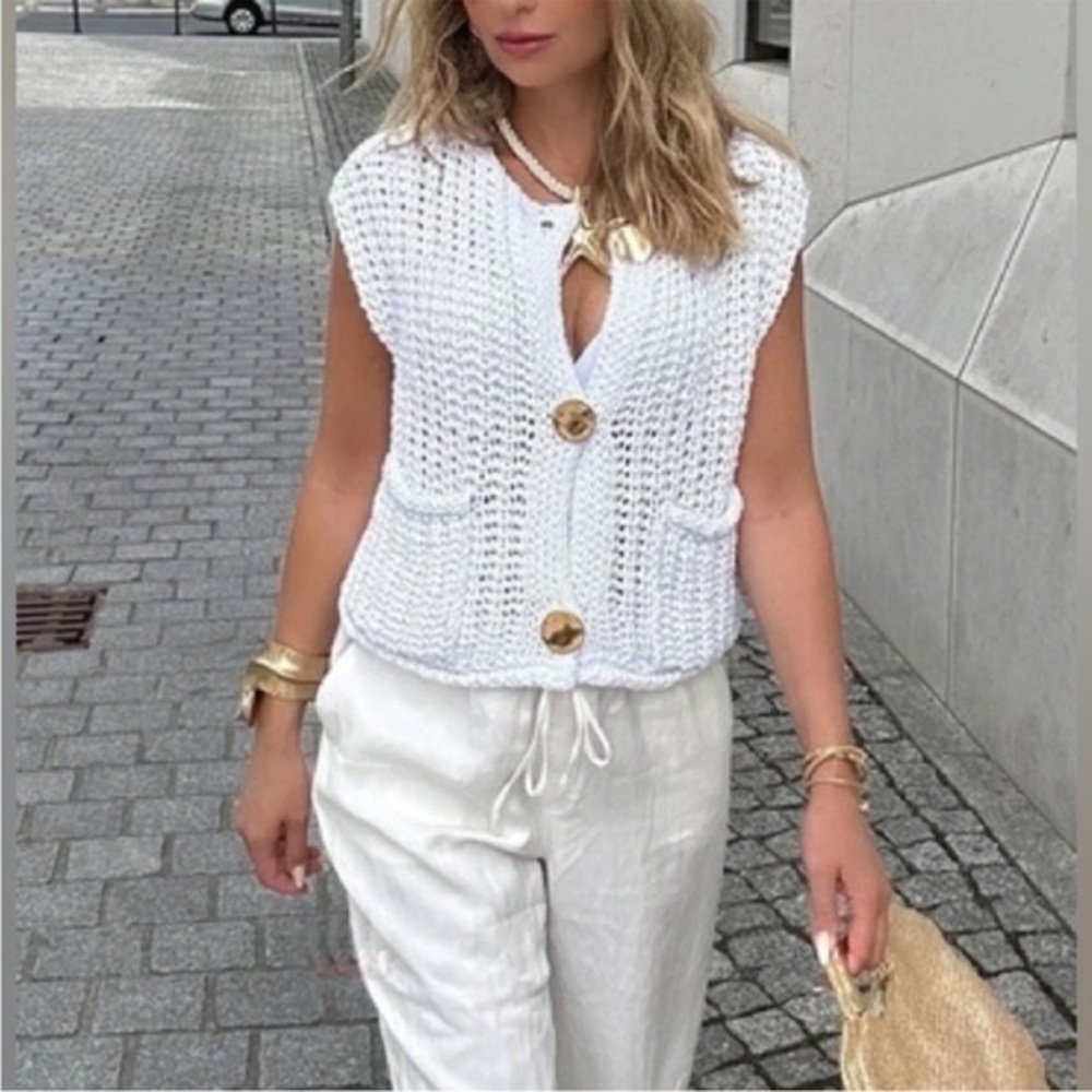 Zara white chunky Knit oversized sweater vest gold buttons 5802/022/250